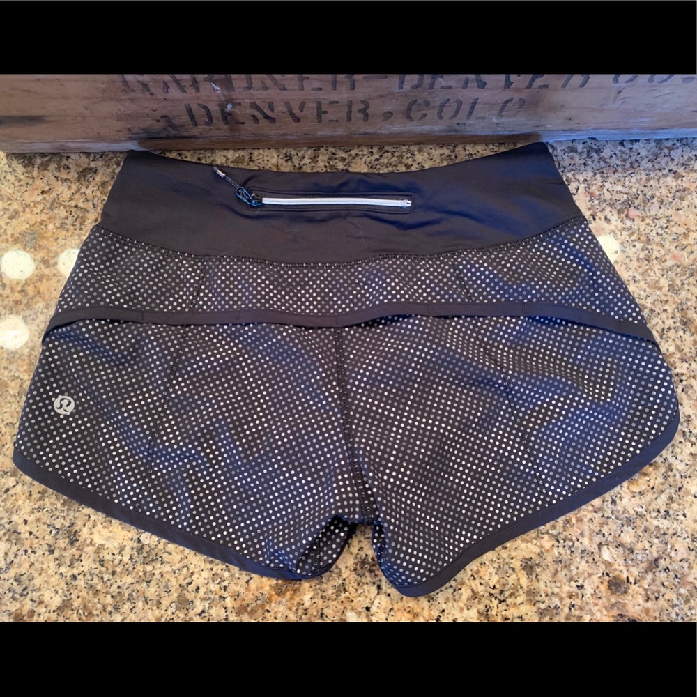 Lululemon Ravish Reptile Speeds 2.5”